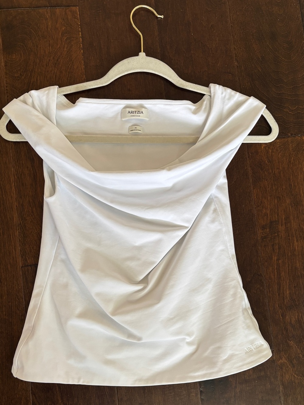 Aritzia contour ravish top Sleeveless Top